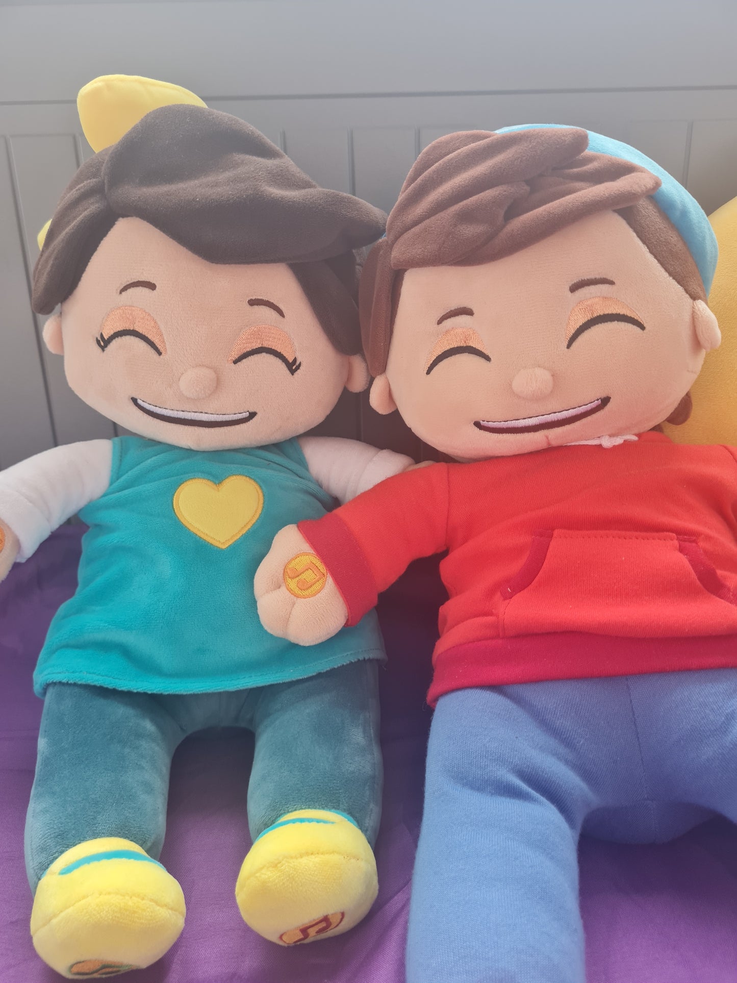 Anak Patung Nyanyian Omar (Omar & Hana)